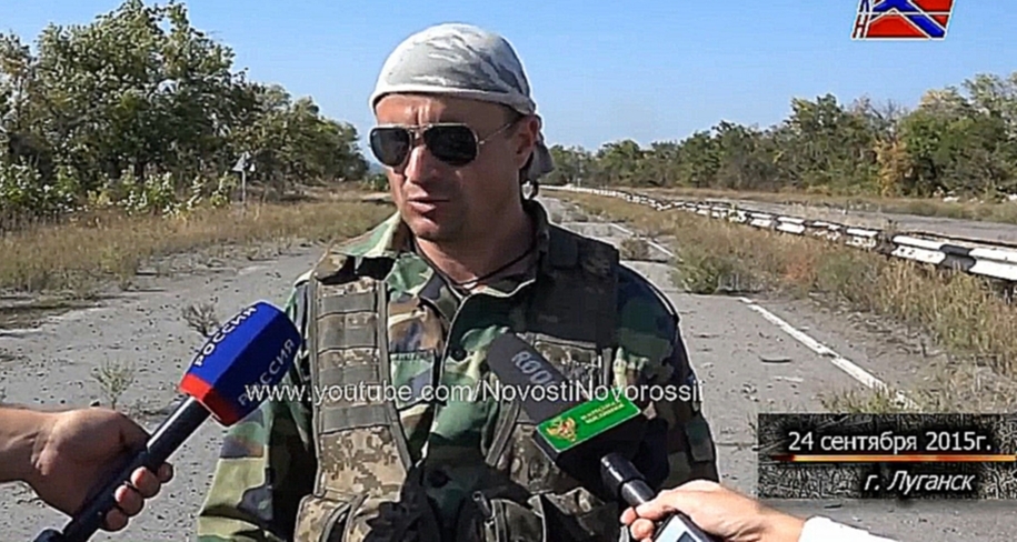 Видеоклип Боец  92_й бригады пришёл  на блокпост НМ ЛНР с предложением о мире. 