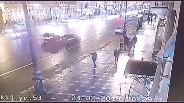 Пьяный водитель сбил людей в Петербурге 