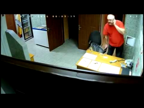 Мужик в сауне избил девушку администратора скрытая камера - Омск 