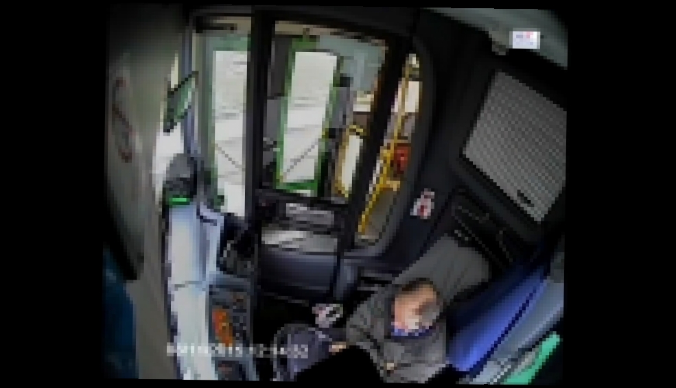Водитель автобуса уснул за рулём 