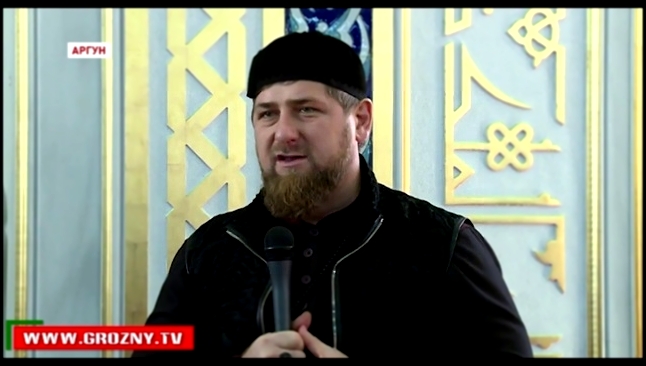 Видеоклип Рамзан Кадыров передал волосы Пророка Мухаммада (с.а.в.) в мечеть «Сердце Матери» на вечное хранение 