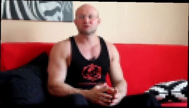 Видеоклип Жим штанги на наклонной скамье 45 градусов и в Машине Смитта для тренировки грудных мышц. Техника. 