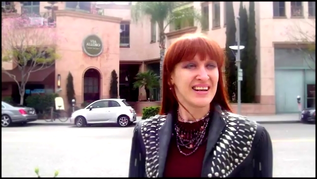 Видеоклип История о подруге Мириам и кафе в роскошном районе Beverly Hills				 