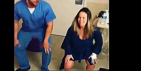Бразильский гинеколог взорвал Сеть интернет своими танцами с  будущими мамашами 