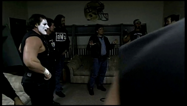 Гигант прорывается в раздевалку NWO, WCW Monday Nitro 13.01.1997 