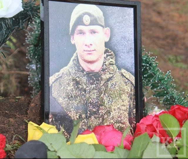 Солдат в цинковом гробу Виктор Петлюра